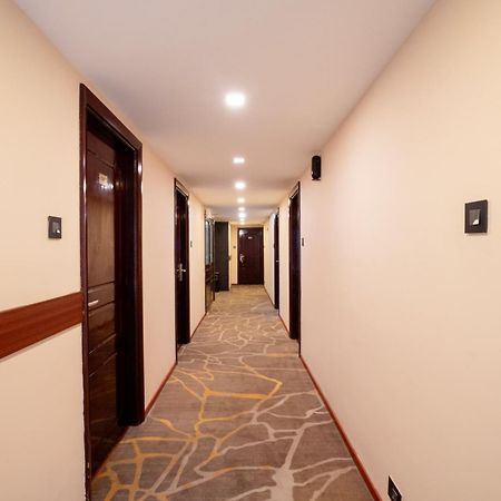 Park Avenue Hotel Nungambakkam Madras Buitenkant foto