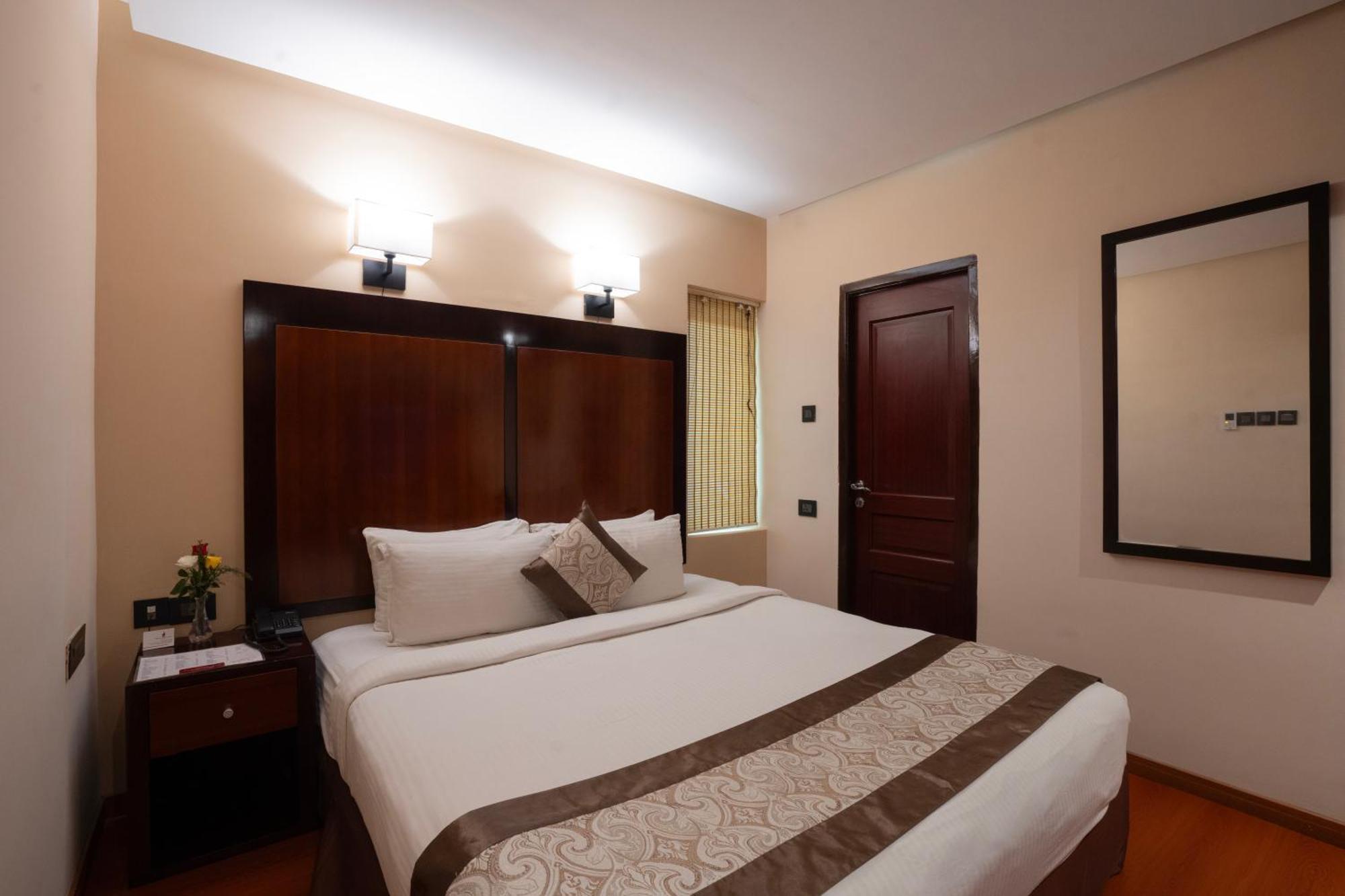 Park Avenue Hotel Nungambakkam Madras Buitenkant foto