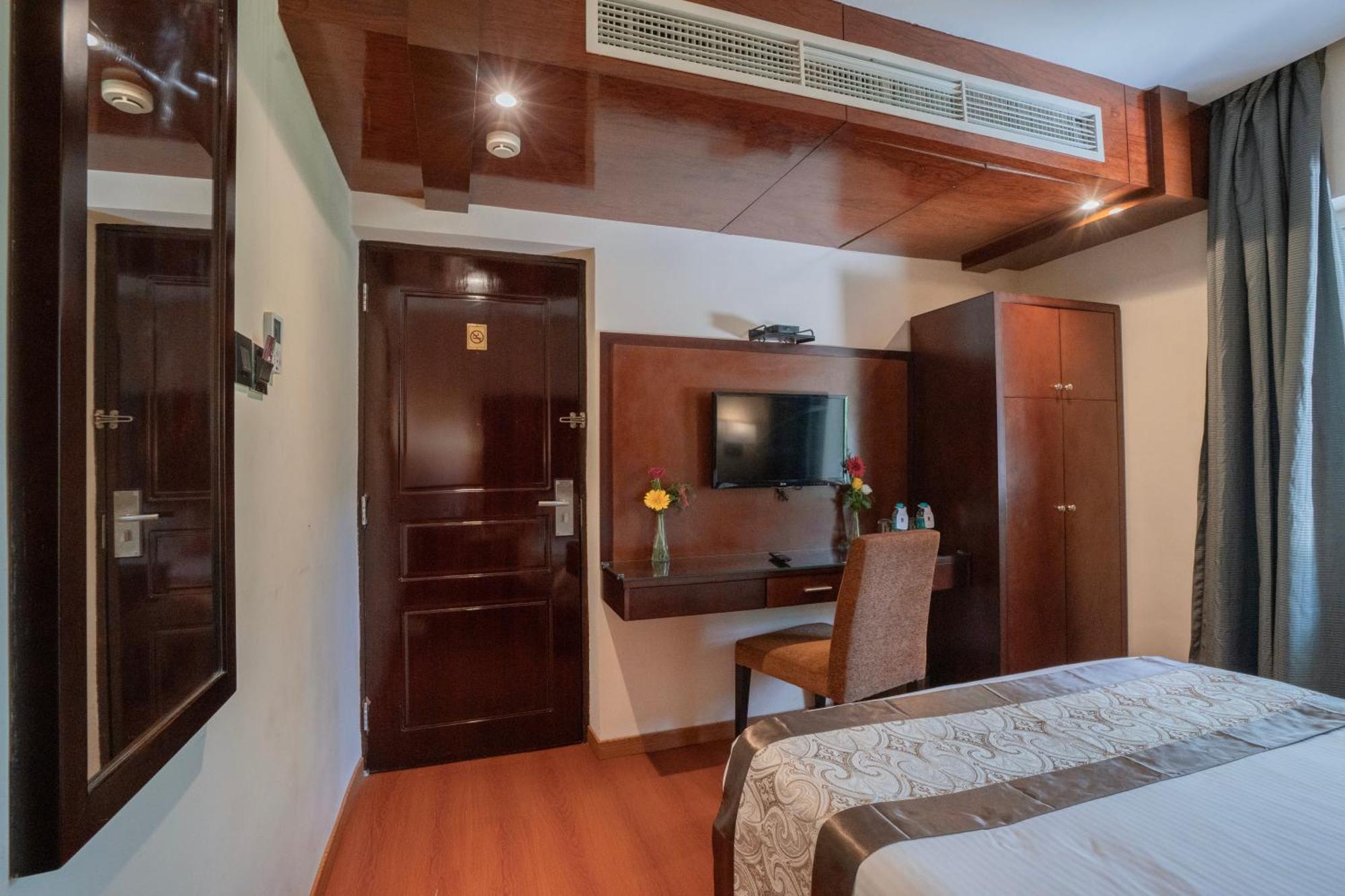 Park Avenue Hotel Nungambakkam Madras Buitenkant foto