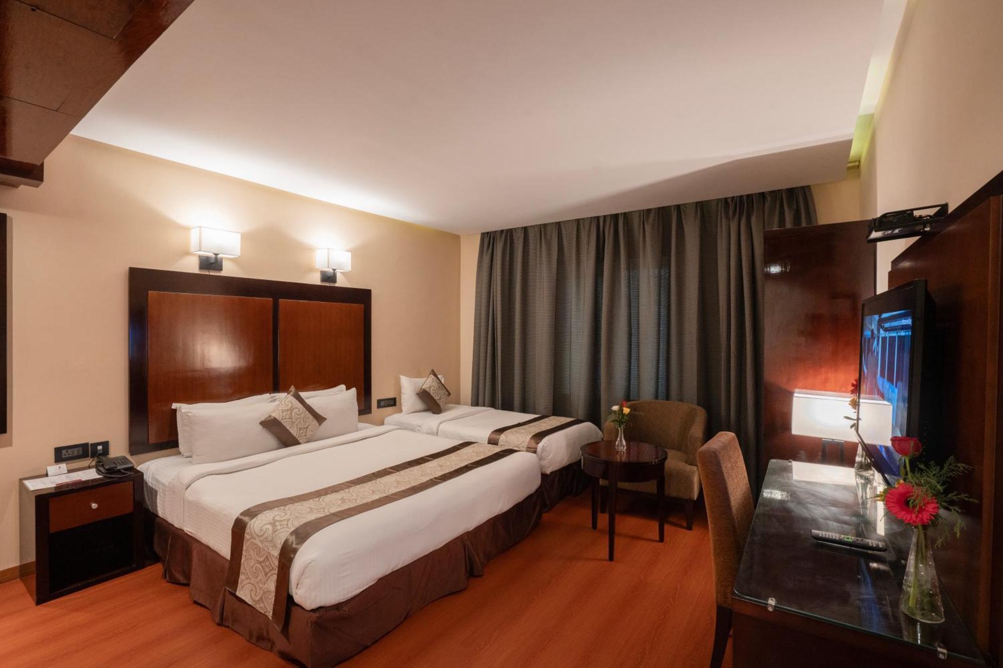 Park Avenue Hotel Nungambakkam Madras Buitenkant foto