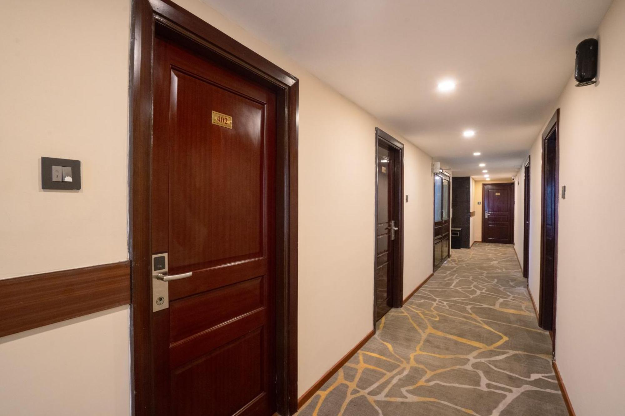 Park Avenue Hotel Nungambakkam Madras Buitenkant foto