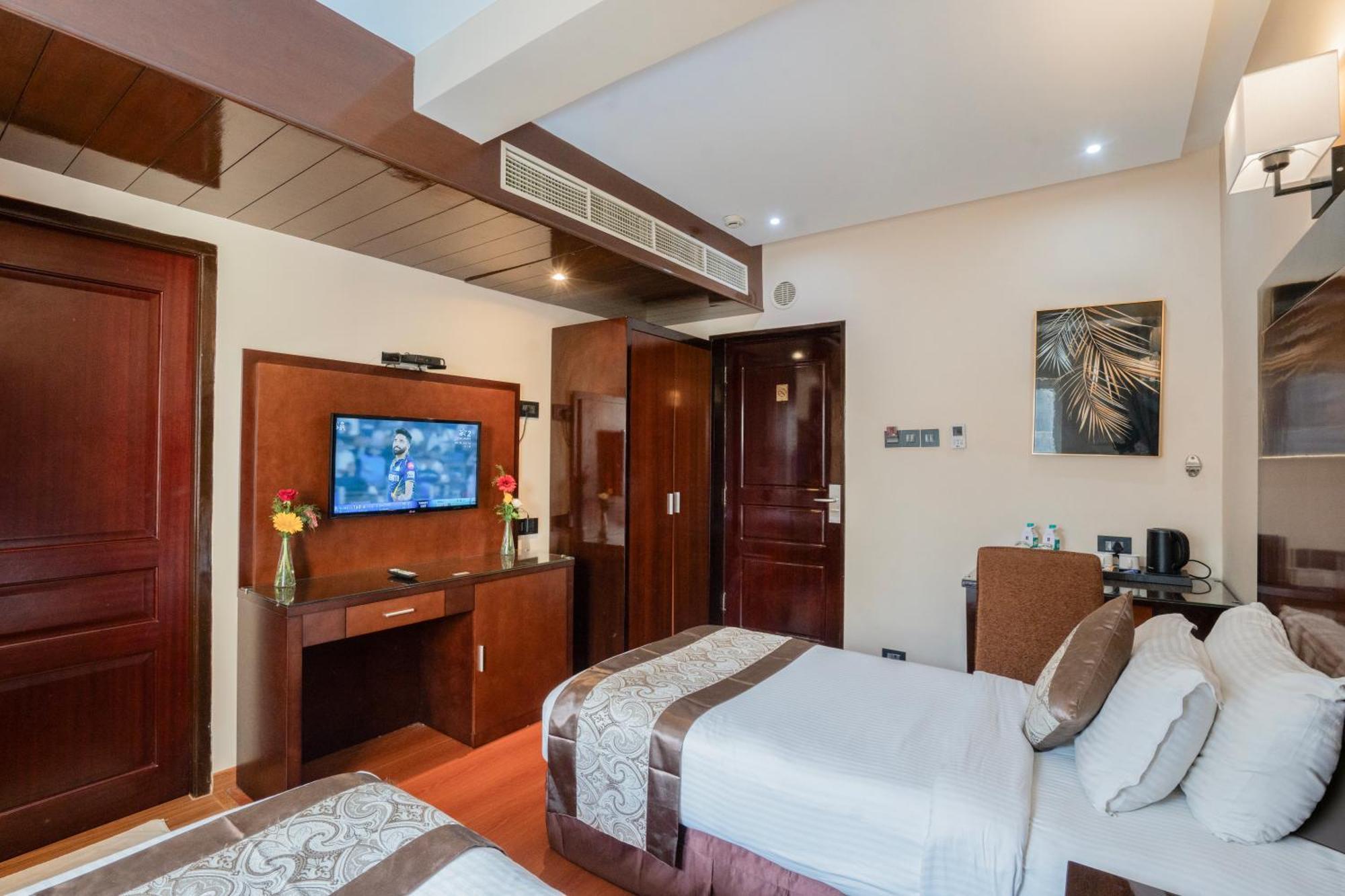 Park Avenue Hotel Nungambakkam Madras Buitenkant foto