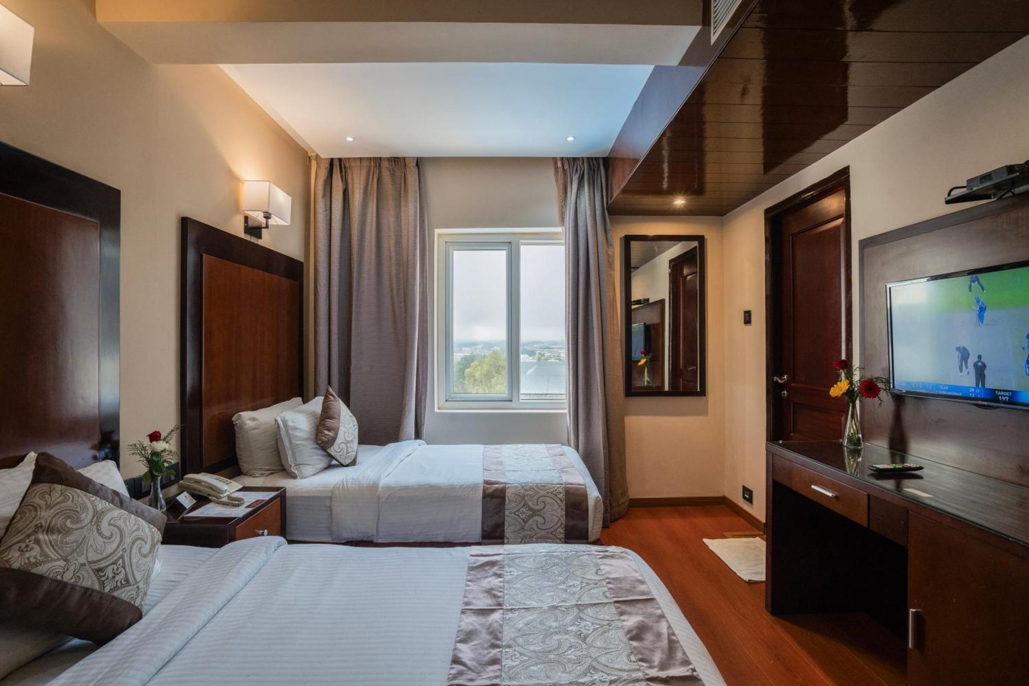 Park Avenue Hotel Nungambakkam Madras Buitenkant foto